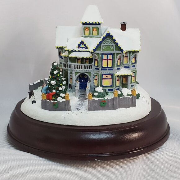 Thomas Kinkade's Victorian Lights Christmas Day Celebration of Lights Collection - Picture 3 of 13